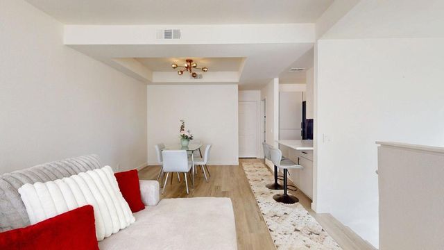 401 S El Cielo Road 22, Palm Springs, CA 92262