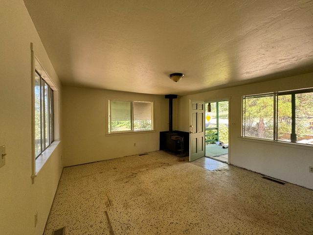 53804 N Hwy 245, Miramonte, CA 93641
