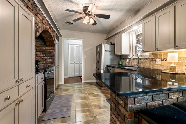 14637 Bogey Lane, Rogers, AR 72756