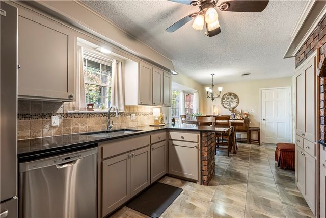 14637 Bogey Lane, Rogers, AR 72756