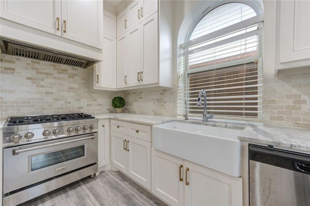 4114 W Northampton Place, Houston, TX 77098