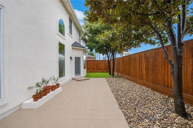 4114 W Northampton Place, Houston, TX 77098