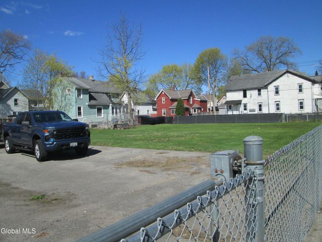 70 North Street, Gloversville, NY 12078