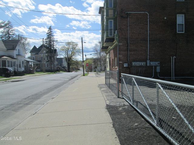 70 North Street, Gloversville, NY 12078