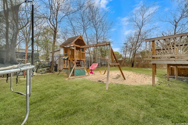 1650 W Laurel, San Antonio, TX 78201