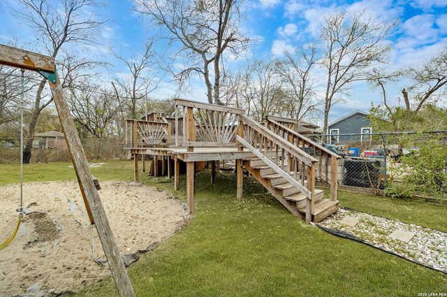 1650 W Laurel, San Antonio, TX 78201