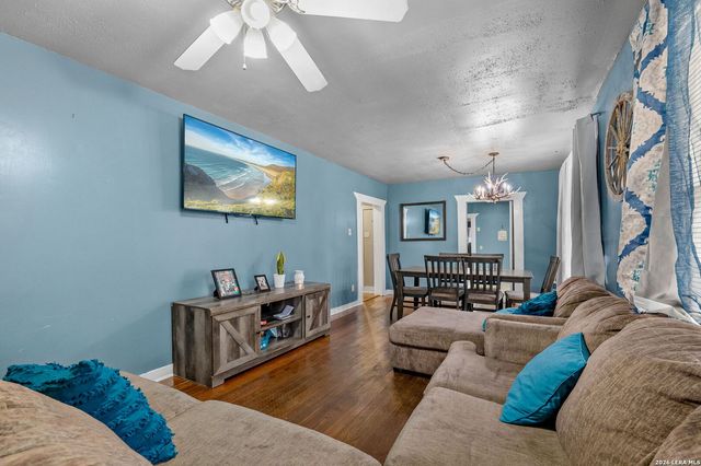 1650 W Laurel, San Antonio, TX 78201