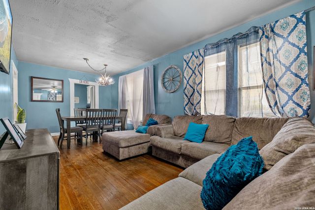 1650 W Laurel, San Antonio, TX 78201