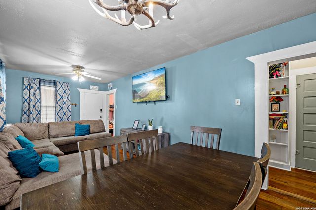 1650 W Laurel, San Antonio, TX 78201