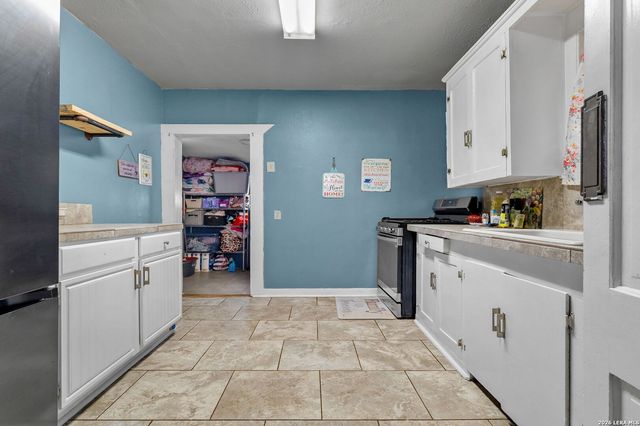 1650 W Laurel, San Antonio, TX 78201