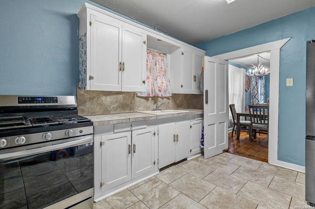 1650 W Laurel, San Antonio, TX 78201