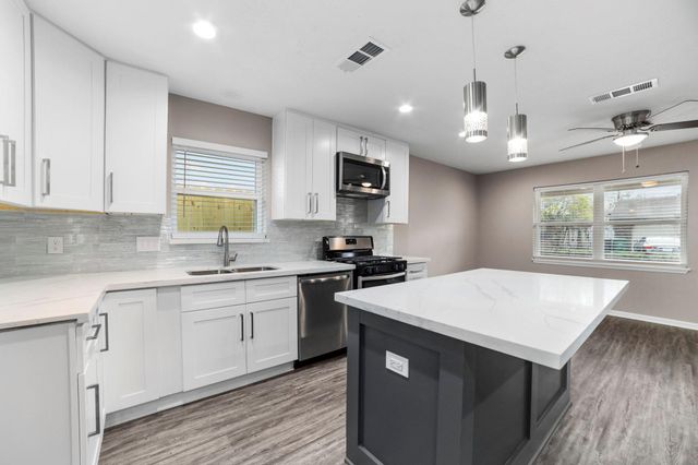 160 W Whitney Street, Houston, TX 77018