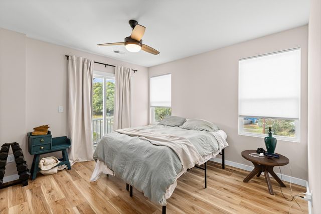 5760 Pilgrim Avenue, Hanahan, SC 29410