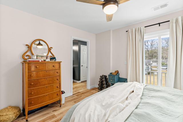 5760 Pilgrim Avenue, Hanahan, SC 29410