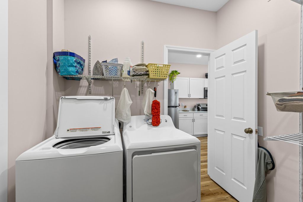 Image 13 of property listing at 5760 Pilgrim Avenue, Hanahan, SC 29410