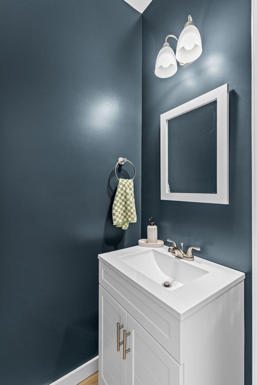 Image 15 of property listing at 5760 Pilgrim Avenue, Hanahan, SC 29410