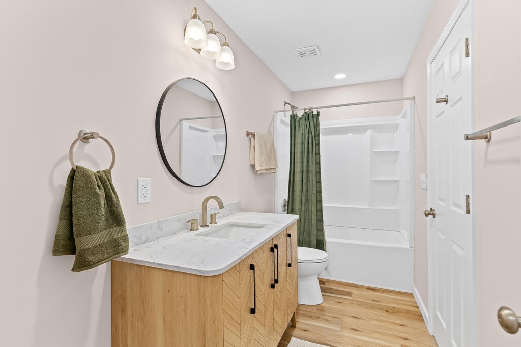 Image 29 of property listing at 5760 Pilgrim Avenue, Hanahan, SC 29410