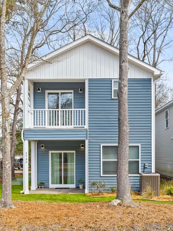 Image 3 of property listing at 5760 Pilgrim Avenue, Hanahan, SC 29410