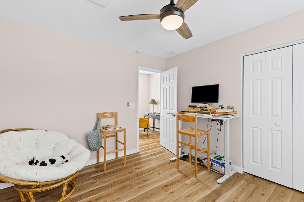 Image 31 of property listing at 5760 Pilgrim Avenue, Hanahan, SC 29410