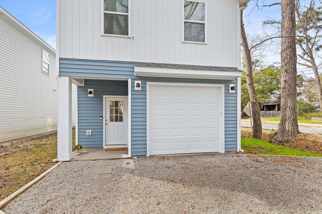 Image 32 of property listing at 5760 Pilgrim Avenue, Hanahan, SC 29410