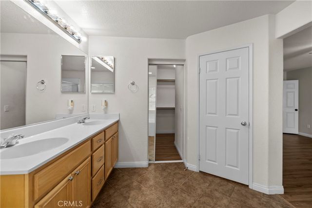 45541 Robinson Drive, Lancaster, CA 93535