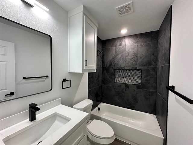 1311 Oneal Street A, Commerce, TX 75428