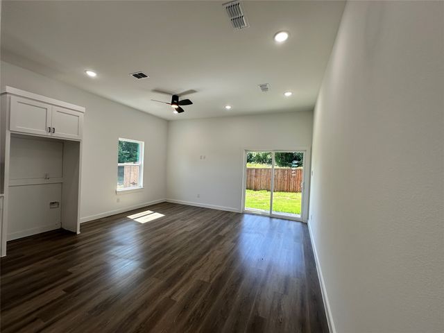 1311 Oneal Street A, Commerce, TX 75428