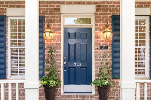 239 N Faulkner Way, Davidson, NC 28036