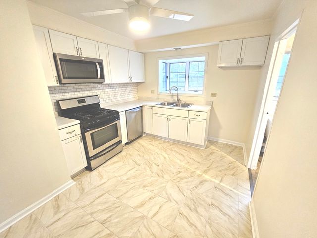 434 Shabbona Drive, Park Forest, IL 60466