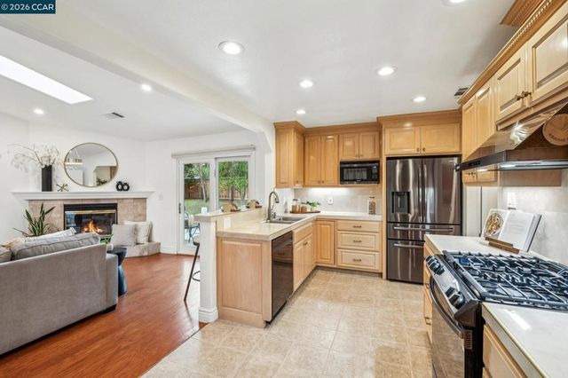 1651 1651 Green Valley Rd., Danville, CA 94526