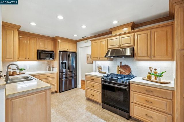 1651 1651 Green Valley Rd., Danville, CA 94526