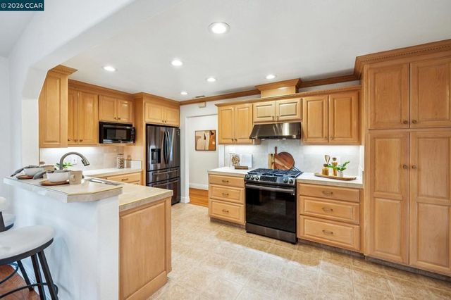 1651 1651 Green Valley Rd., Danville, CA 94526