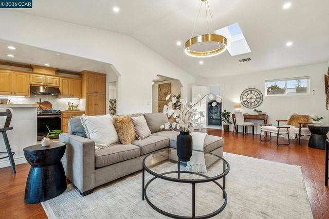 1651 1651 Green Valley Rd., Danville, CA 94526