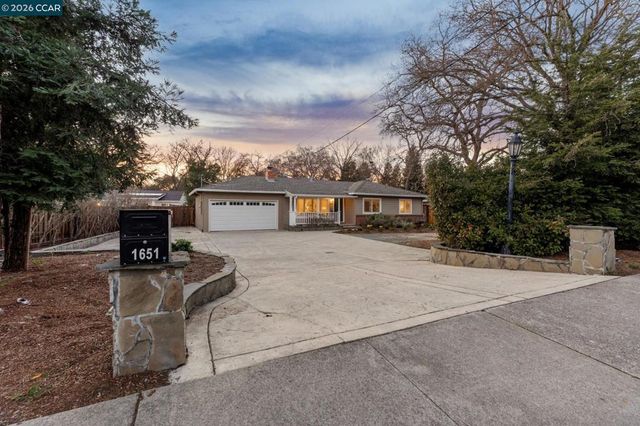 1651 1651 Green Valley Rd., Danville, CA 94526