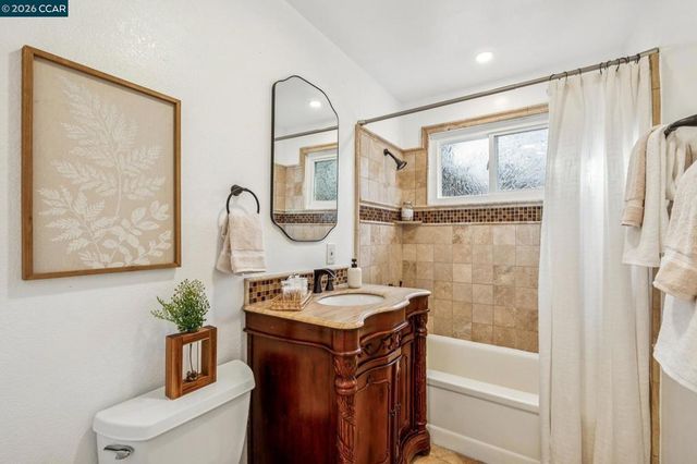 1651 1651 Green Valley Rd., Danville, CA 94526