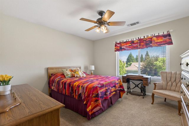 1064 Caragh St, Roseville, CA 95747
