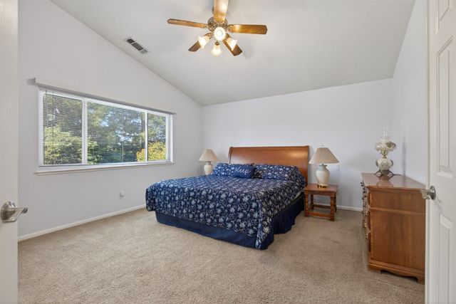 1064 Caragh St, Roseville, CA 95747