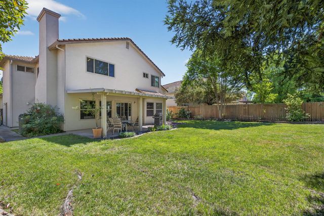 1064 Caragh St, Roseville, CA 95747
