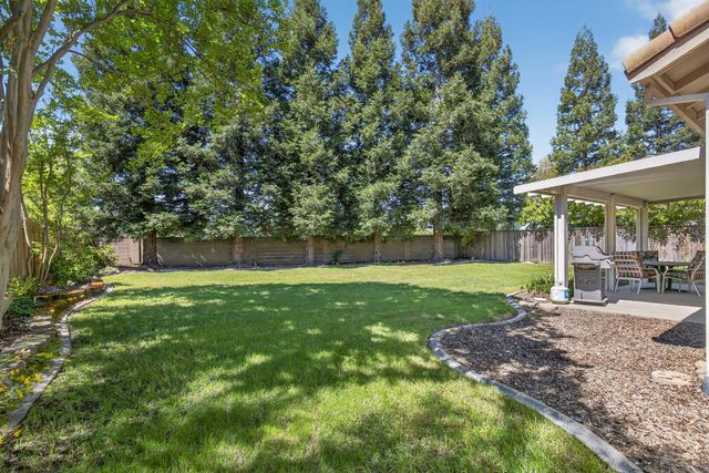1064 Caragh St, Roseville, CA 95747