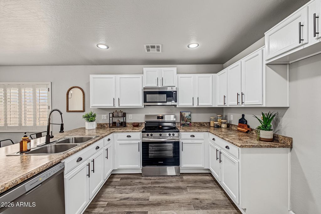 1410 S 222ND Drive, Buckeye, AZ 85326 — photo 3