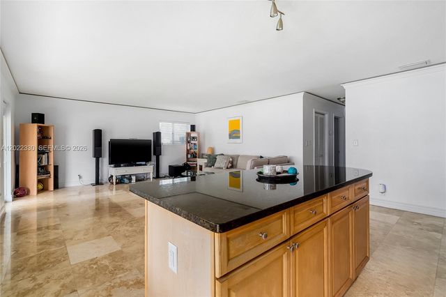 2881 NE 32nd St 111, Fort Lauderdale, FL 33306