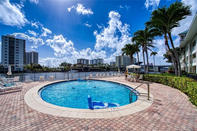2881 NE 32nd St 111, Fort Lauderdale, FL 33306