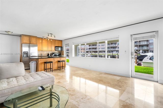 2881 NE 32nd St 111, Fort Lauderdale, FL 33306