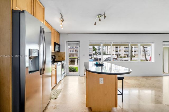 2881 NE 32nd St 111, Fort Lauderdale, FL 33306