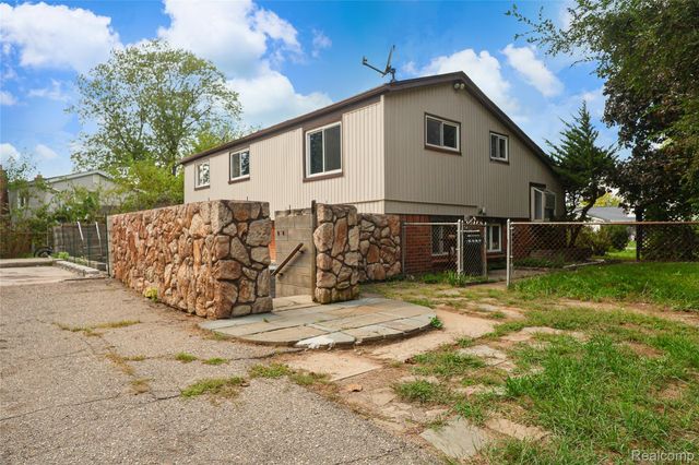 3988 Dill Drive, Waterford Charter Township, MI 48329