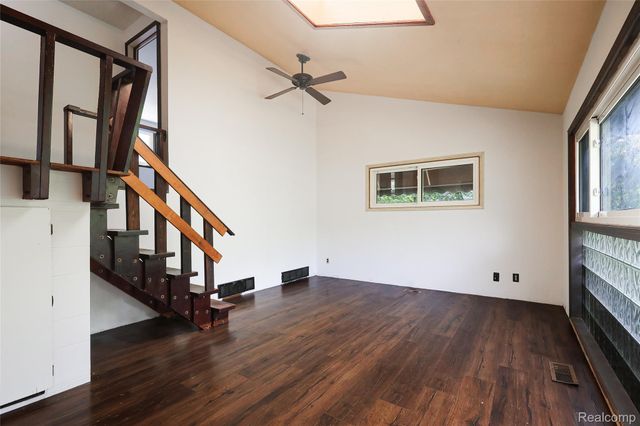 3988 Dill Drive, Waterford Charter Township, MI 48329