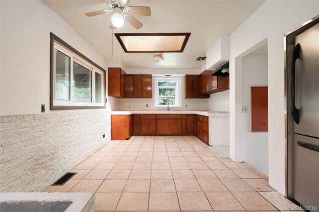 3988 Dill Drive, Waterford Charter Township, MI 48329