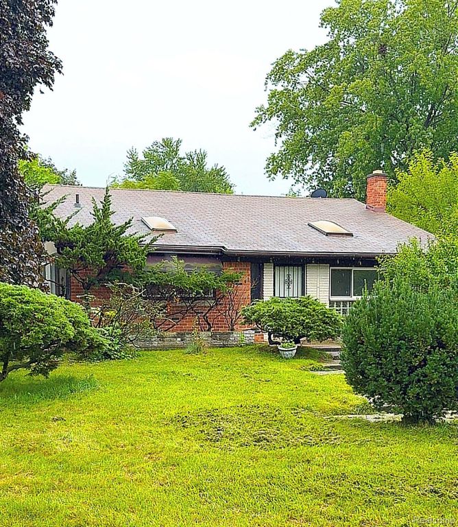 3988 Dill Drive, Waterford Charter Township, MI 48329