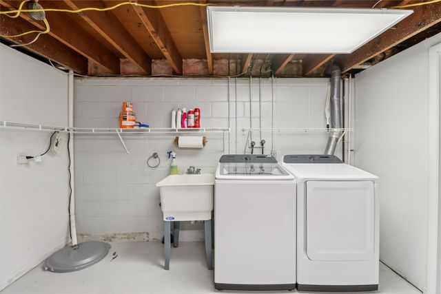 711 E 12th Street N, Newton, IA 50208