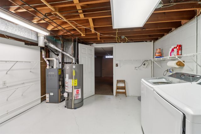 711 E 12th Street N, Newton, IA 50208